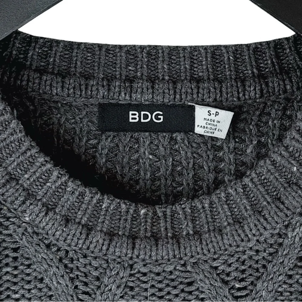 BDG URBAN OUTFITTERS Men's Grey Cable Knit Sweater with Knitted Elbow Pads S